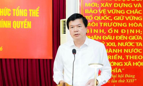 Phó Chủ tịch Thường trực Ủy ban MTTQ Việt Nam tỉnh Nguyễn Đình Hùng phát biểu
