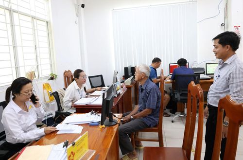 An Giang đẩy mạnh cải cách hành chính và chuyển đổi số để phục vụ người dân và doanh nghiệp tốt hơn
