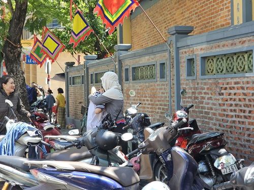 Tình mẫu tử là nguồn cảm xúc vô tận cho các thí sinh. Ảnh: Tuệ Nhi