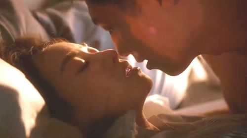 Thực tế cho thấy, có những người phụ nữ vì quá cô đơn nên họ đã thầm thích một người khác. Ảnh minh họa