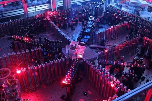 Trong nghiên cứu sử dụng máy tính lượng tử, các nhà khoa học đã triển khai và tăng tốc hai thuật toán - tìm kiếm ngẫu nhiên và mô phỏng luyện kim - được sử dụng trong lĩnh vực AI. Ảnh: Đại học Khoa học và Công nghệ Trung Quốc