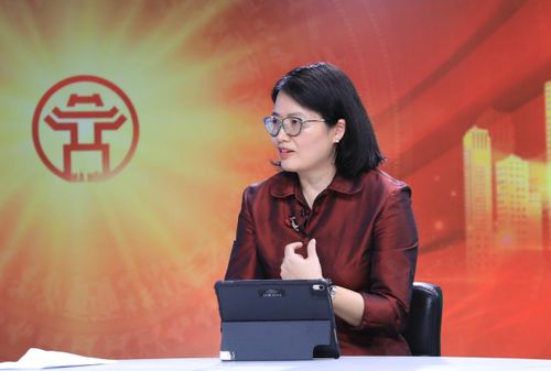 Bà Nguyễn Thị Mai Thoa, Ủy viên chuyên trách Ủy ban Văn hóa và Xã hội của Quốc hội trao đổi tại chương trình. Ảnh: Quang Thái