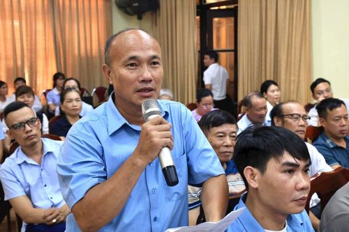 Đại diện các thôn trên địa bàn xã Thường Tín phát biểu ý kiến. Ảnh: PV