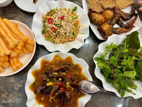  Từ một cặp sam, đầu bếp có thể chế biến thành nhiều món khác nhau. 