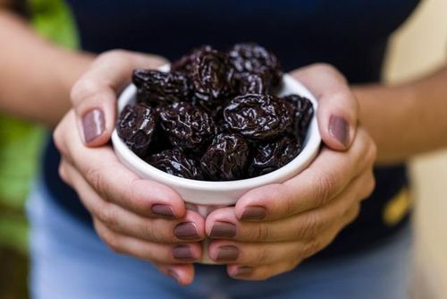 Mận khô mang lại nhiều lợi ích sức khỏe.
