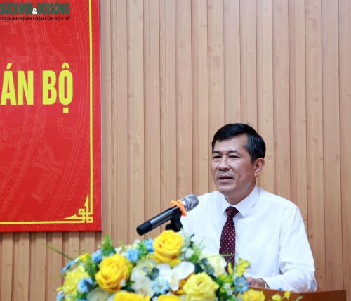 Ông Thái Văn Thành đề nghị tân giám đốc nhanh chóng tiếp cận công việc, phát huy kinh nghiệm quản lý và năng lực chuyên môn để cùng tập thể bệnh viện tiếp tục đổi mới, phát triển.