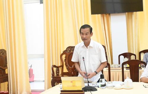 Giám đốc Sở Tài chính TP Cần Thơ Lê Thanh Tâm báo cáo tại cuộc họp. Ảnh Hồng Thắm