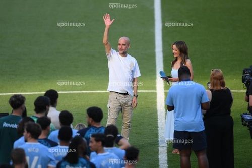 Guardiola chia tay Man City sau thời gian dài thành công rực rỡ. Ảnh: EPA.
