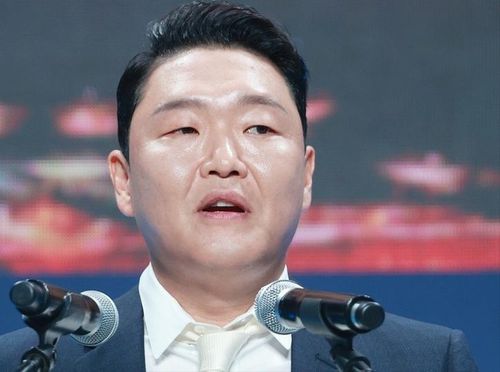  PSY nổi tiếng toàn cầu sau siêu hit Gangnam Style. Ảnh: Tsisalaw.