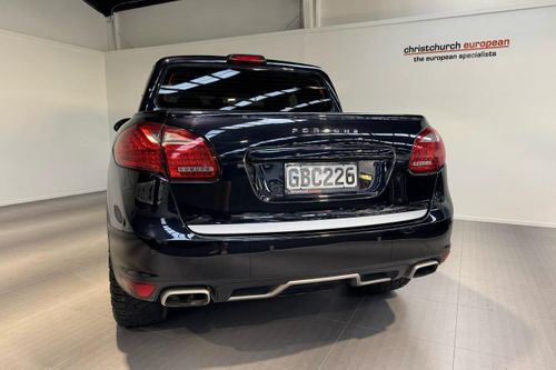 Hiện tại, mẫu "bán tải" Porsche Cayenne này đang được rao bán với mức giá chỉ 49.995 NZD (khoảng 29.700 USD). Dưới bài đăng, người bán cho biết không có kế hoạch sản xuất thêm chiếc thứ 2 trong tương lai.