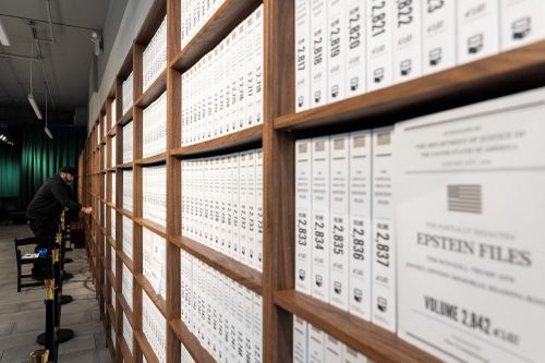  Các hồ sơ liên quan đến Epstein được lưu trữ để tiếp cận công khai tại một phòng đọc nằm ở thành phố New York, Mỹ. Ảnh: Reuters. 