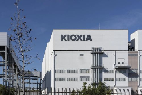  Một nhà máy bán dẫn của Kioxia tại Nhật Bản. Ảnh: Bloomberg. 
