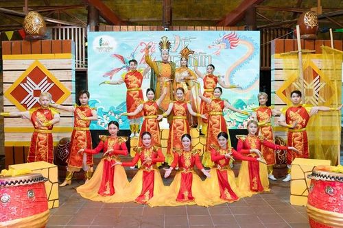 “Về Nguồn” giúp người dân và du khách cảm nhận được niềm tự hào dân tộc, hiểu thêm về cội nguồn và những giá trị văn hóa đã làm nên bản sắc Việt