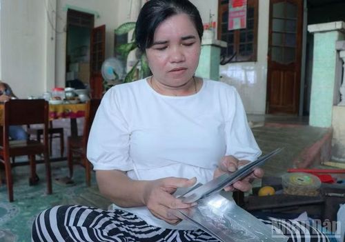 Do giá bạc ròng tăng, cho nên các nghệ nhân dùng nhôm hoặc đồng để chế tác sản phẩm phù hợp với điều kiện kinh tế của người dân. Tuy chất liệu thay đổi nhưng các nghệ nhân vẫn gìn giữ nguyên vẹn những hoa văn truyền thống và giá trị văn hóa Chăm được chạm trổ trên sản phẩm.