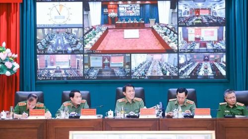 Đại tướng Lương Tam Quang chủ trì hội nghị.