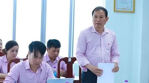 Giám đốc chi nhánh Hồ Đắc Thích báo cáo kết quả hoạt động của đơn vị.
