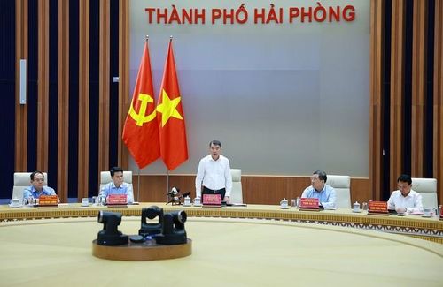 Thủ tướng Lê Minh Hưng làm việc với lãnh đạo TP Hải Phòng và các tỉnh Quảng Ninh, Bắc Ninh, Ninh Bình, Hưng Yên về nhà ở xã hội, nhà ở cho thuê. Ảnh: TTXVN