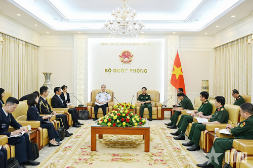  Quang cảnh buổi tiếp. 