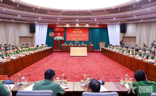 Quang cảnh hội nghị.