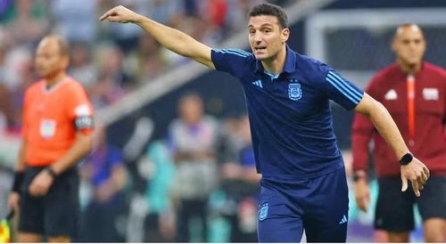 Giới chuyên môn dự đoán, HLV Lionel Scaloni sẽ sử dụng bộ ba gồm Rodrigo De Paul, Enzo Fernández và Alexis Mac Allister ở đội hình xuất phát.