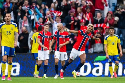 Na Uy thi đấu hoàn toàn áp đảo, thắng Thụy Điển 3-1 tại Oslo.