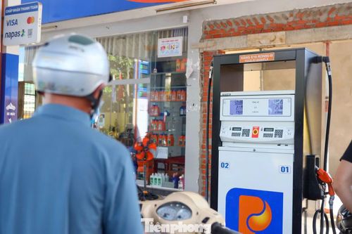 Ngoài lợi thế về giá bán, hiện ở mức hơn 23.600 đồng/lít, xăng E10 còn giúp giảm phát thải khí nhà kính, thân thiện hơn với môi trường...