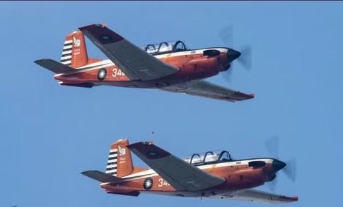 Máy bay T-34C Mentor.