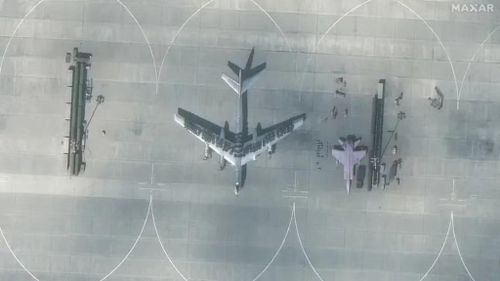  Ảnh cận cảnh máy bay ném bom Tu-95MS của Nga với lốp xe trên cánh và trên nóc thân máy bay tại căn cứ không quân Engels-2, chụp ngày 28/8/2023. Ảnh vệ tinh: Maxar Technologies. 