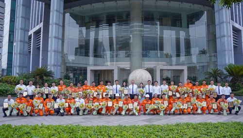 Hoạt động tôn vinh Người lao động tiêu biểu và An toàn vệ sinh viên giỏi là điểm nhấn trong Tháng Công nhân và Tháng hành động về An toàn, vệ sinh lao động năm 2026 của EVNGENCO1.