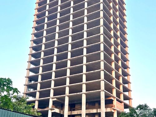 Dù từng được Vicem thông báo tái khởi động vào tháng 3/2025, đến nay công trường vẫn chưa ghi nhận hoạt động thi công đáng kể.