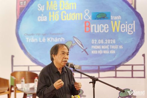 Nhà thơ Nguyễn Quang Thiểu - Chủ tịch Hội Nhà văn Việt Nam chia sẻ tại sự kiện.