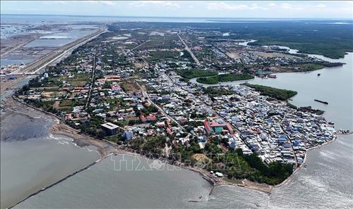 Cần Giờ, cửa ngõ ven biển phía Nam của Thành phố Hồ Chí Minh đang chuyển mình thành mô hình năng lượng tái tạo hướng tới Net Zero. Ảnh: Hồng Đạt/TTXVN.