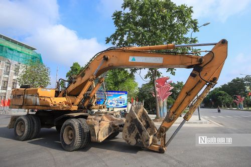 Ngày 2/6, xã Thiên Lộc tiếp tục huy động nhân lực, máy móc để tiếp tục thực hiện chiến dịch cao điểm xử lý vi phạm trật tự đô thị, trật tự an toàn giao thông và vệ sinh môi trường.