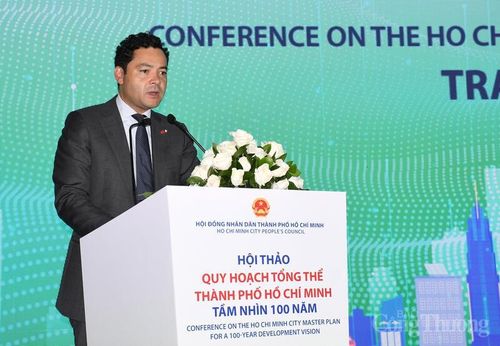 Chuyên gia quốc tế đóng góp ý kiến tại hội thảo. Ảnh: Thanh Minh.