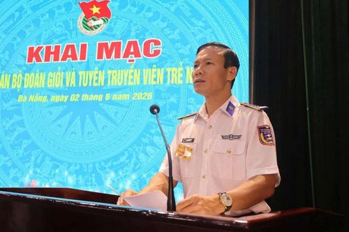 Đại tá Trần Hồng Quế, Phó Chính ủy Bộ Tư lệnh Vùng phát biểu khai mạc. Ảnh: Văn Thường