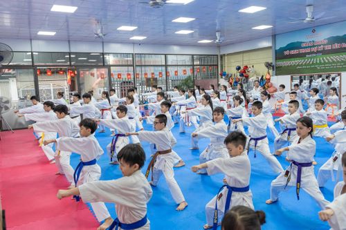 Lớp Karate của thầy Vũ là nơi nhiều phụ huynh lựa chọn cho con em mình để rèn luyện thể chất và ý chí.