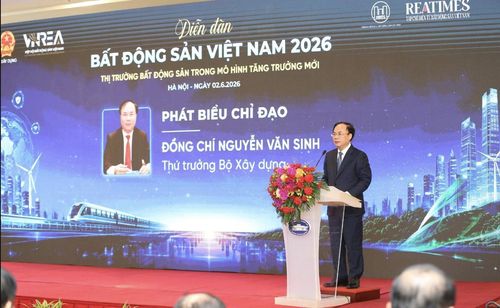 Thứ trưởng Bộ Xây dựng Nguyễn Văn Sinh phát biểu tại Diễn đàn