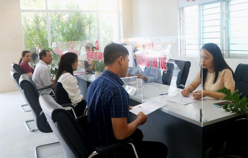 Văn bằng bảo hộ tài sản trí tuệ là cơ sở pháp lý bảo vệ, nâng cao năng lực cạnh tranh của doanh nghiệp. Ảnh: VĂN HOÀNG