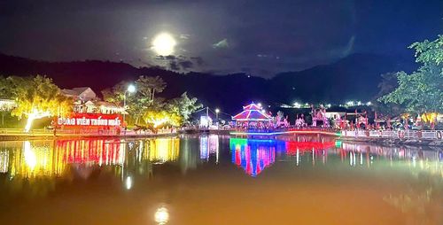 Diện mạo xã Tây Giang nhiều đổi thay, hệ thống giao thông, đời sống vật chất và tinh thần của người dân được cải thiện. Ảnh: HIỀN THÚY