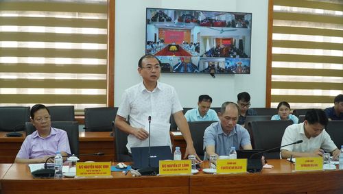 Đại biểu thảo luận tại hội nghị.