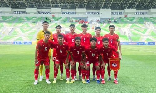 Chiến thắng 3-0 giúp U19 Việt Nam dẫn đầu bảng A.
