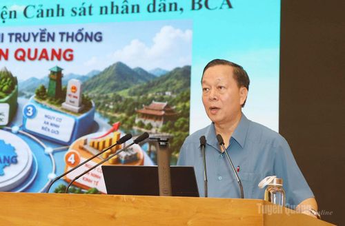 Bi dng kin thc v qun tr quc gia, qun tr a phng v qun tr  an ninh phi truyn thng - Bo Tuyn Quang