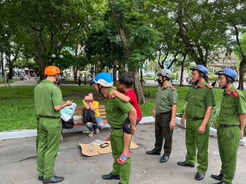 Công an các địa phương tăng cường công tác xử lý, lập hồ sơ và quản lý người lang thang xin ăn trên địa bàn TP Hồ Chí Minh.
