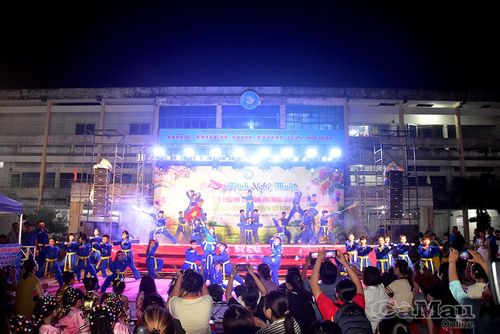 Tiết mục Võ nhạc Vovinam do CLB Võ Vovinam biểu diễn.