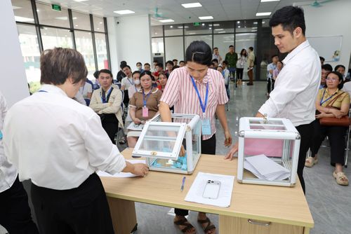 Công khai, minh bạch đối tượng phù hợp được mua, thuê mua NƠXH là yêu cầu quan trọng trong thực hiện chính sách an cư cho người dân. Ảnh: Hoàng Phúc