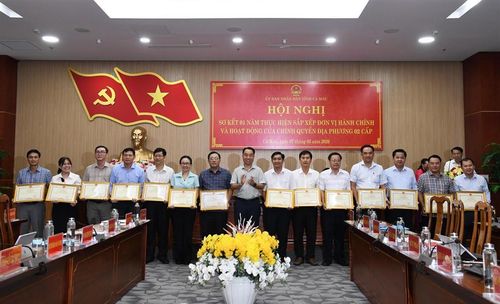 Xã Vĩnh Phước là một trong những địa phương tốp đầu có thành tích xuất sắc trong công tác tham mưu thực hiện chính quyền địa phương 2 cấp được Chủ tịch UBND tỉnh Cà Mau khen thưởng. Ảnh: Nguyên Du