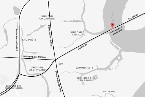 Vị trí đang sửa khe co giãn trên cầu Phú Mỹ.