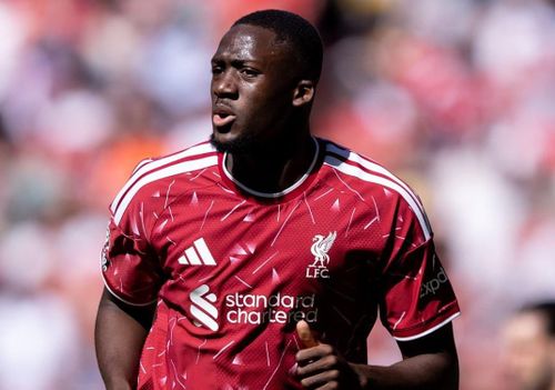  Ibrahima Konate rời Liverpool sau khi hết hạn hợp đồng để chuyển sang khoác áo Real Madrid dưới dạng tự do. Hợp đồng của trung vệ người Pháp có thời hạn 4 năm. 