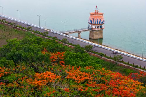  Thực tế, địa phương cũng đang khai thác lợi thế này nhưng vẫn chưa tạo sản phẩm du lịch bứt phá. 