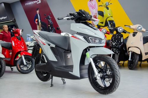  Thị trường Việt Nam không thiếu lựa chọn xe máy điện kiểu dáng thể thao. Ảnh: Phúc Hậu. 
